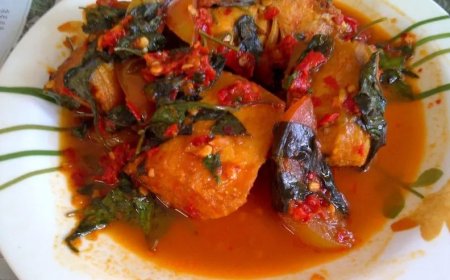 Tuna Rica-Rica Daun Salam