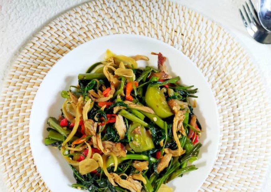 Kangkung Cah Ayam Suwir Saus Tiram