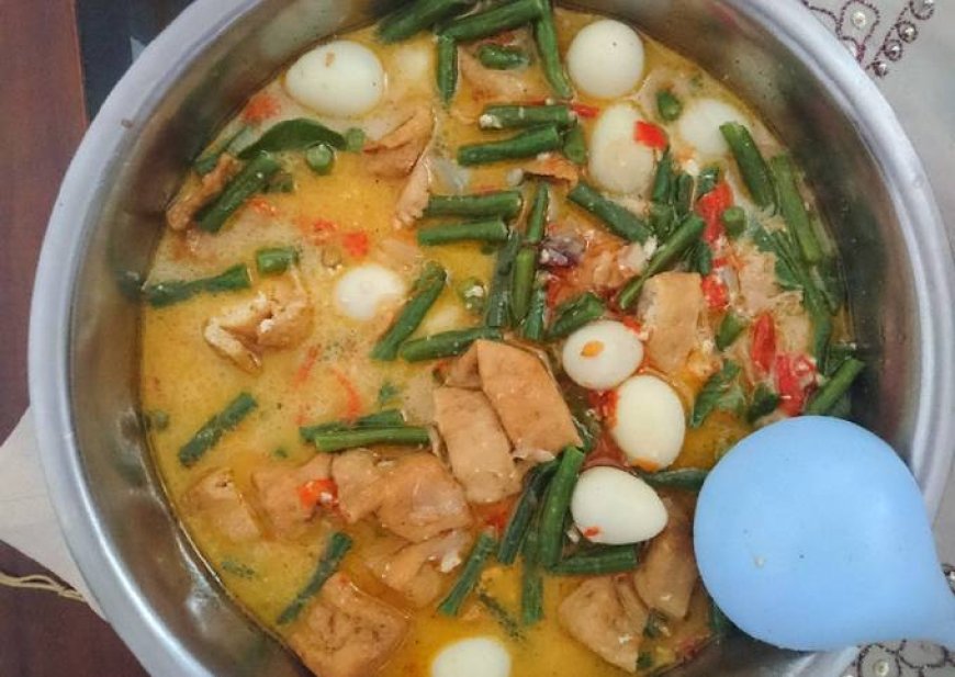 Sayur Lodeh Telur Puyuh Bayam