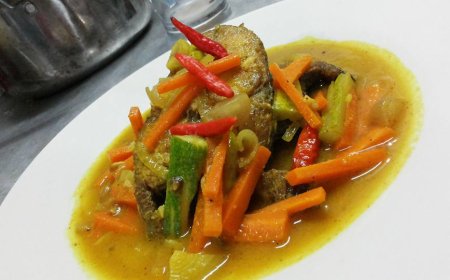 Ikan Tenggiri Acar Kuning