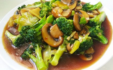 Brokoli goreng dengan saus oyster