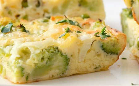 Frittata brokoli dengan keju cheddar