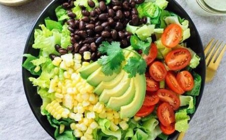 Labu kuning dan kacang hitam salad