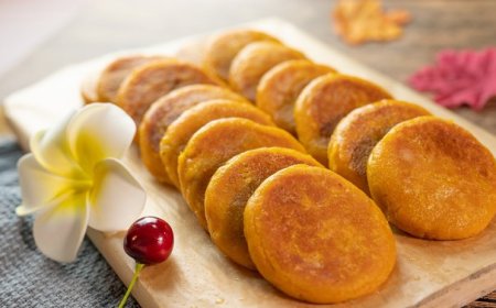 Kue Labu Kunyit dengan Lapisan Gula Kayu Manis