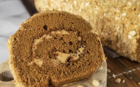 Bolu Gulung Ube Coconut