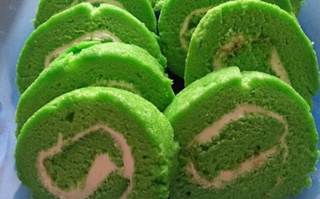 Bolu Gulung Coconut Pandan