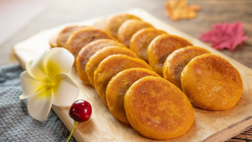 Kue Labu Kunyit dengan Lapisan Gula Kayu Manis