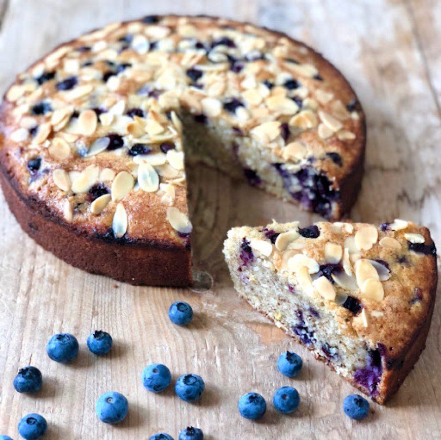 Bolu Almond Blueberry