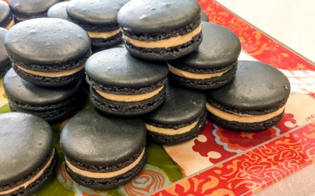 Macaron Black Sesame