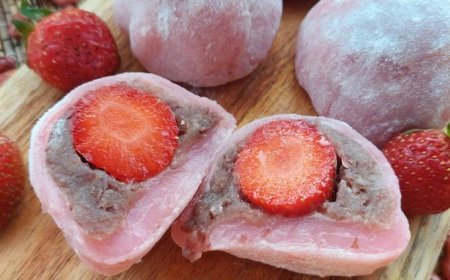 Mochi kacang merah stroberi kacang putih