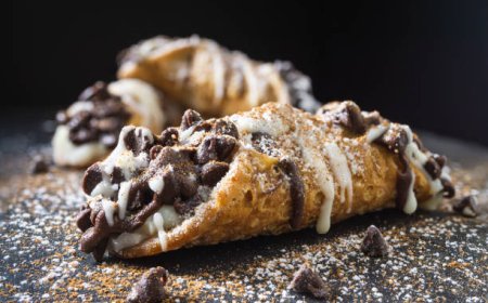 Cannoli Ricotta dan Cokelat