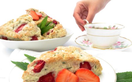 Scones Stroberi dan Mint