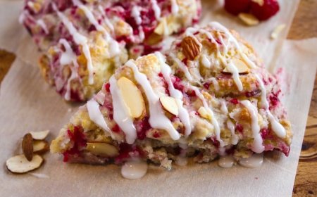 Scones Raspberry dan Almond