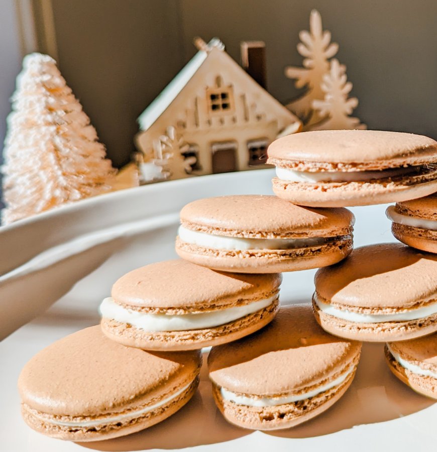Macaron Gingerbread