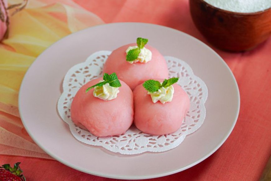 Mochi stroberi kelapa
