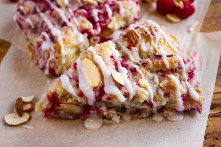 Scones Raspberry dan Almond