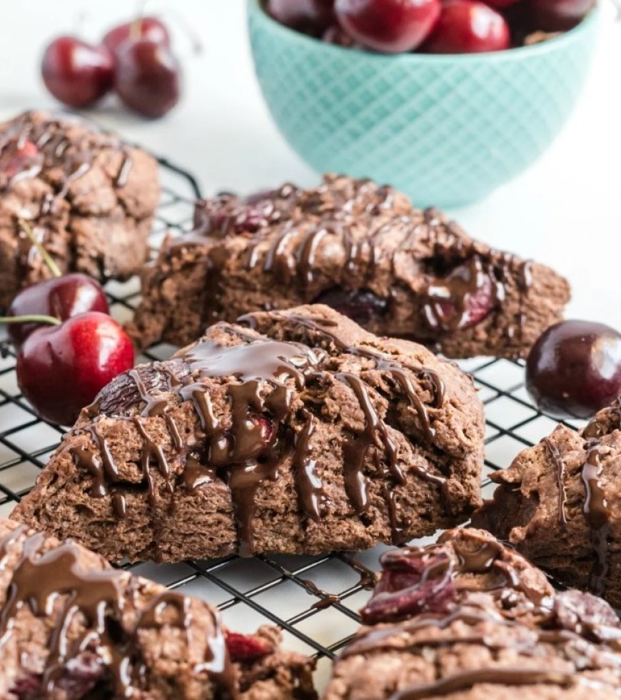 Scones Cherry dan Dark Chocolate