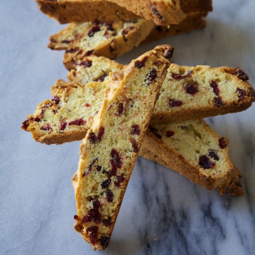 Biscotti almond dan kismis zante