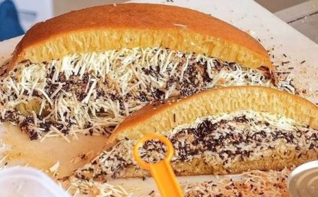 Martabak Manis Kelapa Keju