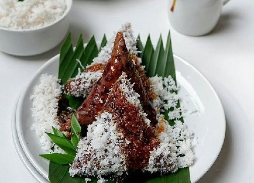 Kue Lupis Ketan Hitam