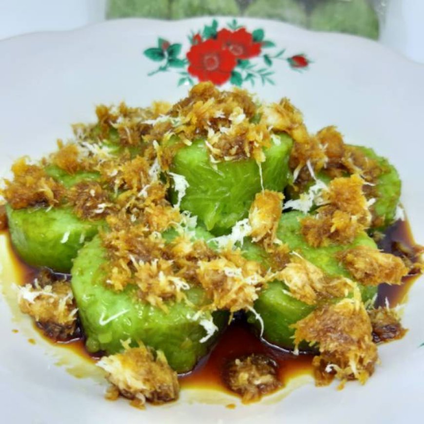 Kue Lupis Ketan Nanas