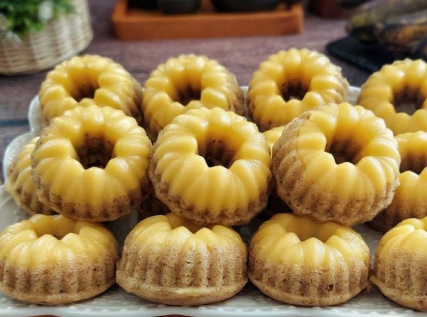 Kue Putu Pisang Keju