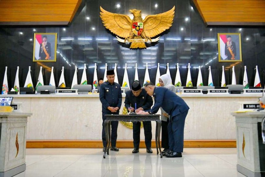 Raperda Kepariwisataan Disahkan Jadi Perda, Bey: Pariwisata Jadi Penggerak Perekonomian Daerah