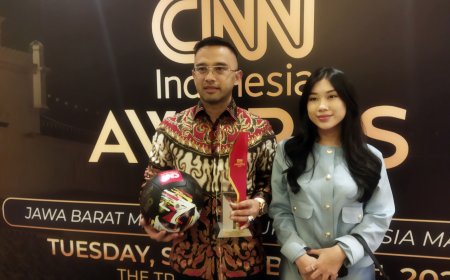 M. Ali Nurdin Terima Penghargaan CNN Indonesia Awards 2024