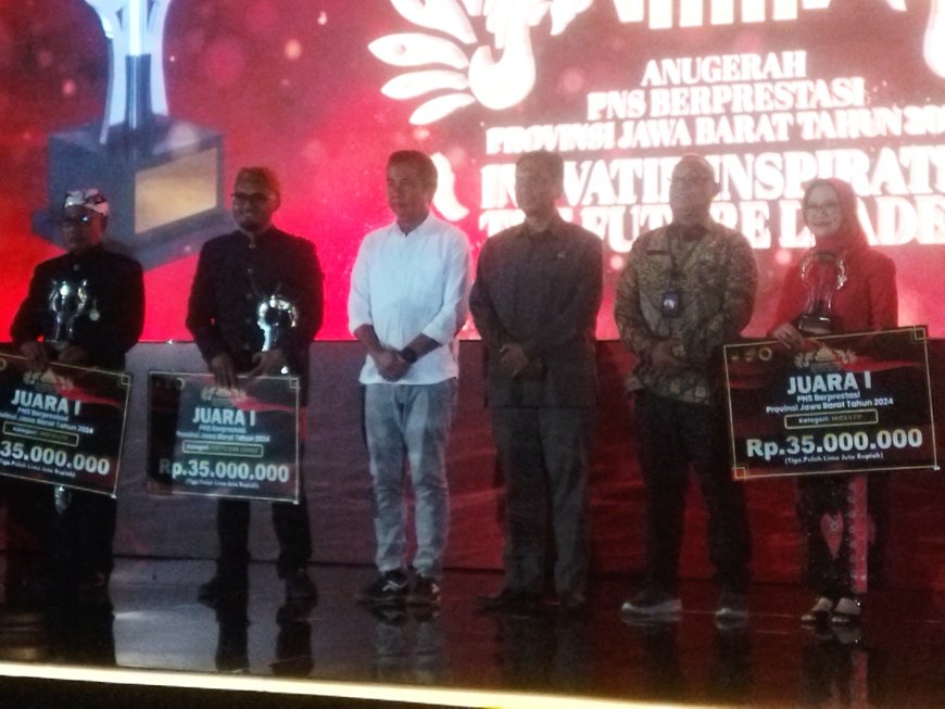 PNS Jabar Berprestasi 2024 Terima Anugerah