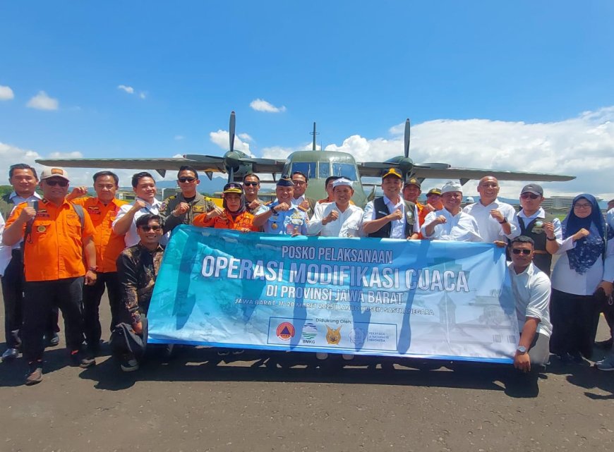 Cegah Banjir di Jabar, Lanud Husein Sastranegara Dukung Operasi Modifikasi Cuaca