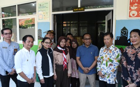 Kajati Jabar Mengadakan Bakti Sosial di SLB Negeri Purwakarta & di RSUD Bayu Asih Purwakarta