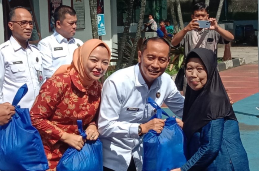 Hari Bhakti Pemasyarakatan ke-61: Ditjenpas Jabar Bagikan 500 Paket Baksos Bagi Warga Sekitar