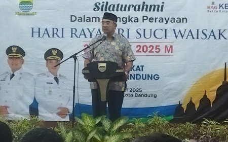 Walikota Bandung Buka Silaturahmi Perayaan Hari Raya Tri Suci Waisak 2569 BE/2025 M
