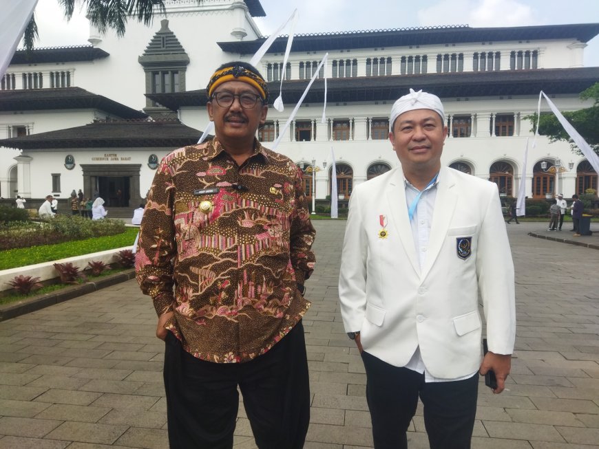 Pelantikan Pengurus APDESI Jabar, Bupati & Ketua APDESI Sukabumi Dukung Program Kerja Pemda Jabar