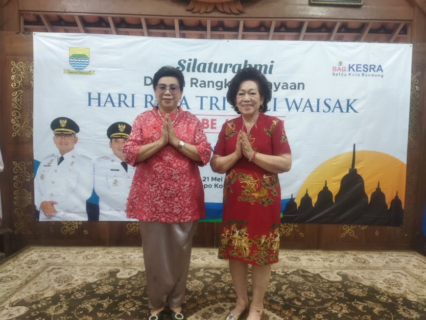 Bersama Walikota, Umat Buddha Vihara Dharma Sagara Rayakan Hari Raya Waisak di Pendopo Kota Bandung