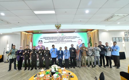 Kajati Jabar Menandatangani Perjanjian Kerja Sama antara PT. Pegadaian Kanwil X Bandung dengan Kejati Jabar