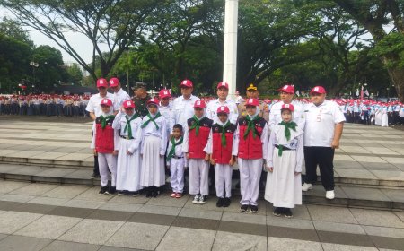 1.008 Anggota PMR se Kota Bandung Dilantik, Walikota Ajak Remaja jadi Kader Kemanusian Sejak Dini