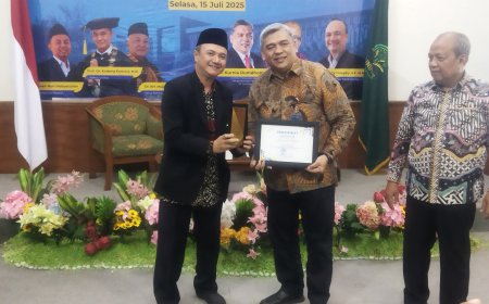 Ir. Kurnia Rumdhony Hadiri Studium Generale UNINUS Bahas Pengembangan Teknologi Electric Vehicle dan Panel Surya