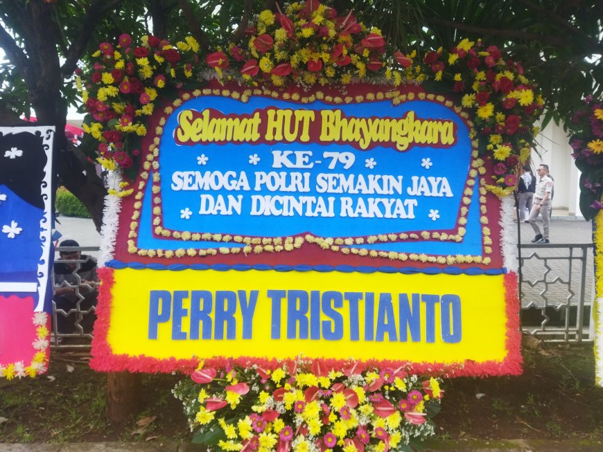 Perry Tristianto Kirim Karangan Bunga di HUT POLRI ke-79, Semoga POLRI Semakin Jaya & Dicintai Rakyat
