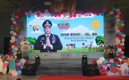 Kepala Kejari Kota Bandung Beri Sambutan di Peringatan HAN 2025 dan Puncak Hari Kejaksaan RI ke-80