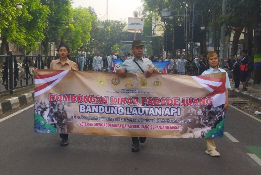 Kirab Parade Juang Meriahkan Harvetnas ke-76 di Kota Bandung