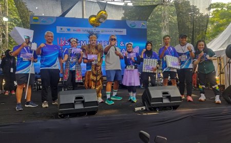 Bersama Walikota, Kadis Kesehatan Hadiri Fun Run Bersama Difabel Warnai Perayaan HKGN, HJKB, dan HKN di Balai Kota Bandung