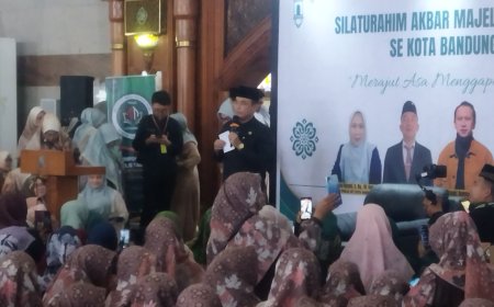 Wakil Wali Kota Bandung Hadiri Silaturahmi Akbar Majelis Taklim se-Kota Bandung 2025: Perkuat Ukhuwah dan Ekonomi Umat