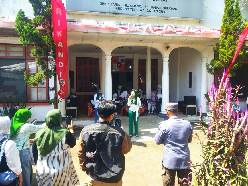 Ketua DPD Pertani HKTI Jabar, Hj. Resna Oktaviana Ajak Kaum Perempuan Naikkan Kelas Hasil Tani di Festival UMKM Perempuan Bandung