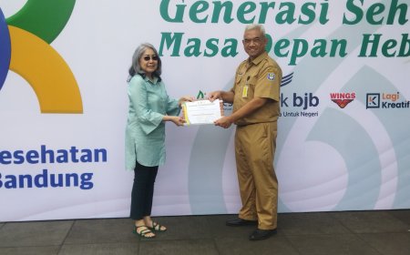 Bandung Eye Center Raih Bandung Eye Care Community Service Award pada Peringatan HKN ke-61 Kota Bandung