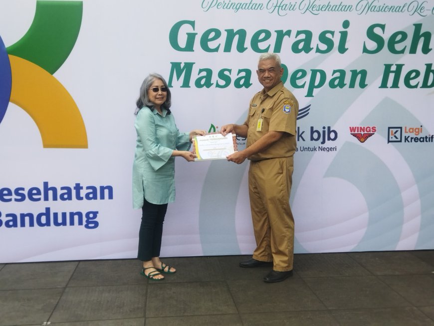 Bandung Eye Center Raih Bandung Eye Care Community Service Award pada Peringatan HKN ke-61 Kota Bandung