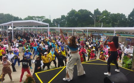 Ratusan Warga Meriahkan “Waktunya Sehat dengan Zumba” di Festival Hortikultura 2025