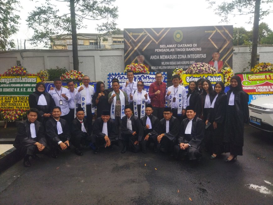 Advokat PERADI RBA Ikuti Penyumpahan Advokat di Pengadilan Tinggi Bandung