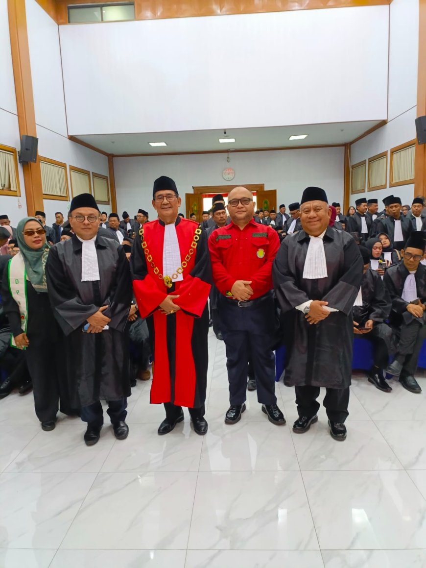 Ketua Umum PERADMI Prof. Dr. Suhendar Hadiri Penyumpahan Calon Advokat di Pengadilan Tinggi Bandung