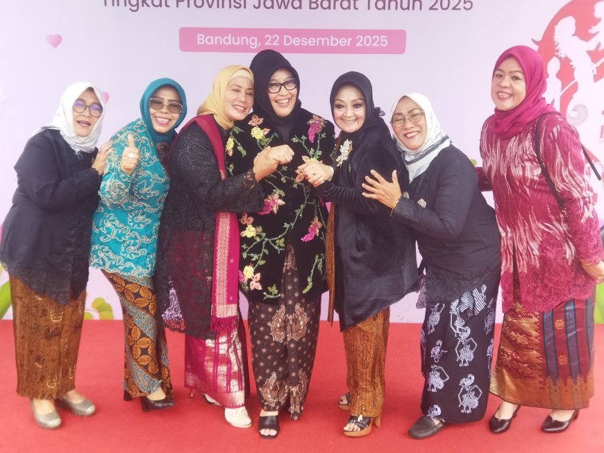 Ketua Umum IWAPI Jawa Barat Dr. Hj. Masrura Ram Idjal Hadiri Upacara Hari Ibu ke-97 Tingkat Provinsi Jawa Barat